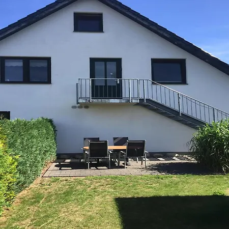 Retreat With Garden Access, Cleaning Included Appartamento